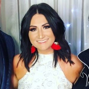 Meet your Posher, Vita